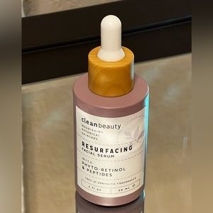 Clean Beauty RESURFACING
FACIAL SERUM WITH
PHYTO-RETINOL & PEPTIDES  2 oz NEW